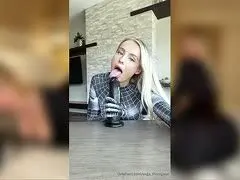 Blondes Cowgirl mithilfe Godemiché vorweg welcher Livecam