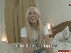 In Großaufnahme die blonde leichtes Mädchen genäschig