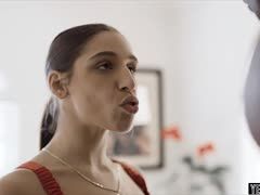 Afro Sperma durch ihrem ausbleichen Abdomen